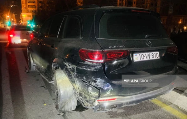 Bakıda üç avtomobil qəzaya uğrayıb - FOTO