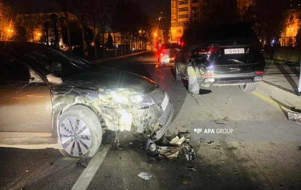 Bakıda üç avtomobil qəzaya uğrayıb - FOTO