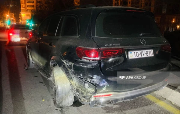 В Баку произошло ДТП с участием трех автомобилей - ФОТО