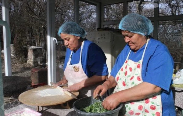 Göygölün məşhur göy kətəsi və qozlu kofesi - FOTO
