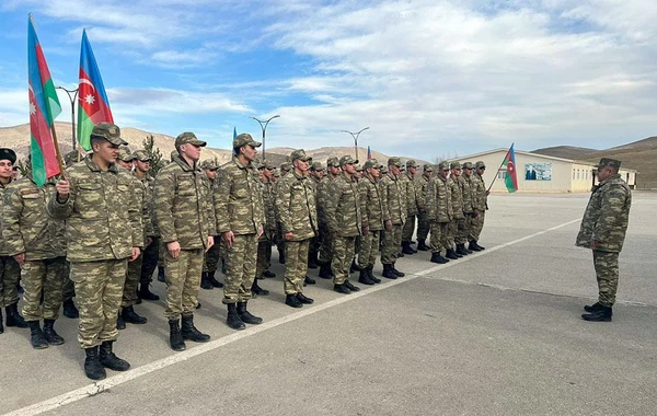 Müddətli həqiqi hərbi xidmət müddəti başa çatmış hərbi qulluqçular tərxis olunur - FOTO