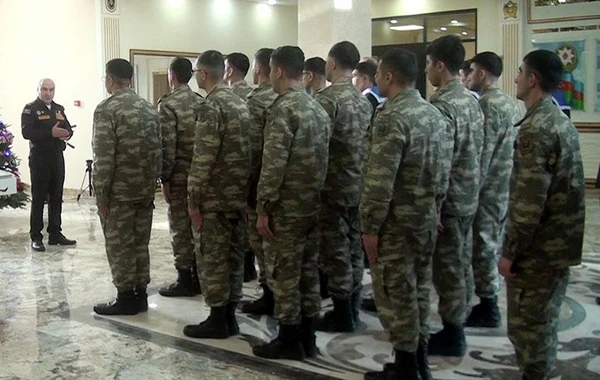 Müddətli həqiqi hərbi xidmət müddəti başa çatmış hərbi qulluqçular tərxis olunur - FOTO