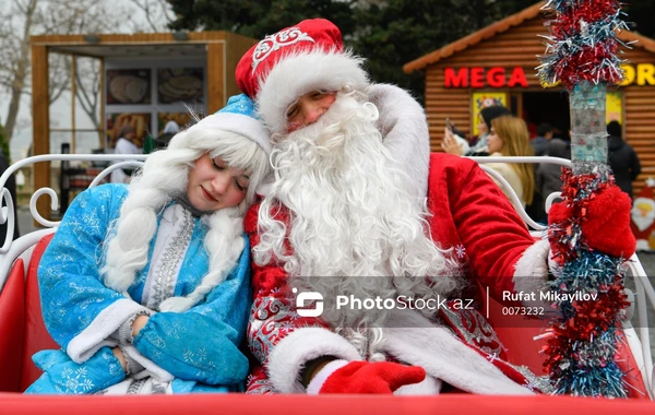 Yeni ilin yorğun qəhrəmanları - FOTOREPORTAJ