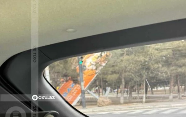 Paytaxtda nəhəng reklam lövhəsi aşdı - FOTO