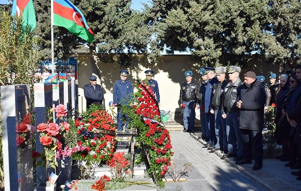 Şəhid hərbi pilot Rəşad Atakişiyevin məzarı ziyarət edilib - FOTO/VİDEO