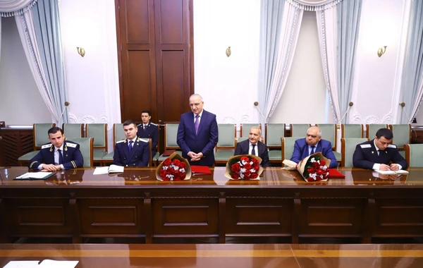 Baş prokurorun köməkçisi təqaüdə göndərilib - FOTO