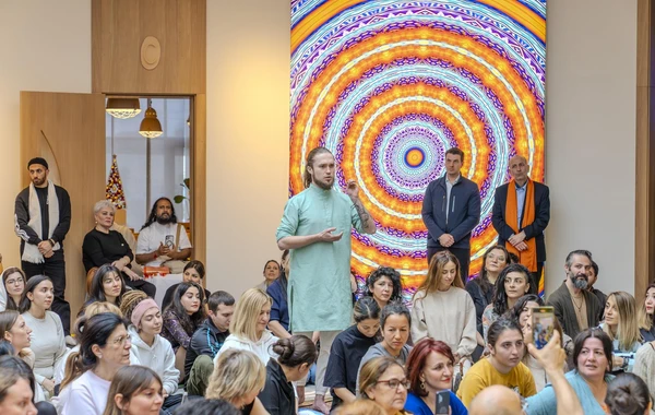 “Nine Senses”də məşhur hind qurunun meditasiya praktikası keçirilib - FOTO