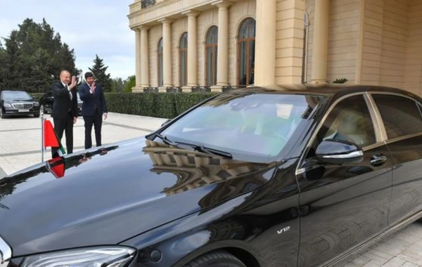 Состоялась встреча президентов Азербайджана и ОАЭ в расширенном составе - ОБНОВЛЕНО + ФОТО