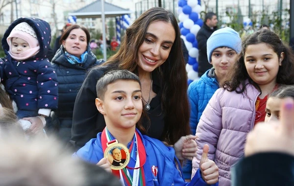Leyla Əliyevanın iştirakı ilə “Bizim həyət” layihəsi çərçivəsində daha iki həyət yenilənərək sakinlərin istifadəsinə verilib - FOTO