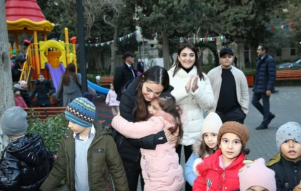 Leyla Əliyevanın iştirakı ilə “Bizim həyət” layihəsi çərçivəsində daha iki həyət yenilənərək sakinlərin istifadəsinə verilib - FOTO