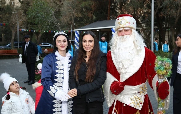 Leyla Əliyevanın iştirakı ilə “Bizim həyət” layihəsi çərçivəsində daha iki həyət yenilənərək sakinlərin istifadəsinə verilib - FOTO