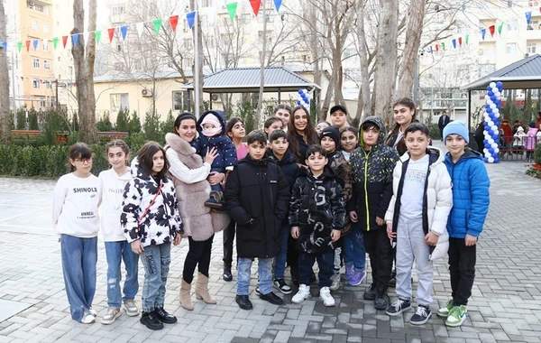 Leyla Əliyevanın iştirakı ilə “Bizim həyət” layihəsi çərçivəsində daha iki həyət yenilənərək sakinlərin istifadəsinə verilib - FOTO