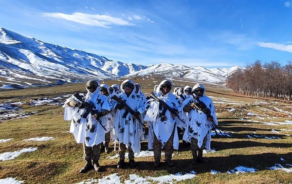 Проводятся занятия с подразделениями коммандос - ФОТО