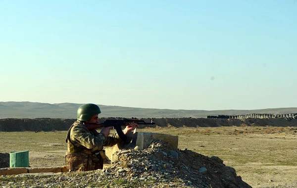 Военнослужащие выполнили огневые задачи из бронетехники и стрелкового оружия - ФОТО