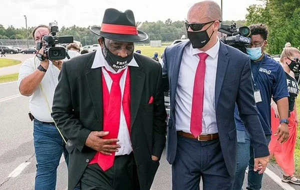 ABŞ-də 44 il haqsız yerə həbs yatan şəxsə 25 milyon dollar təzminat ödəniləcək - FOTO