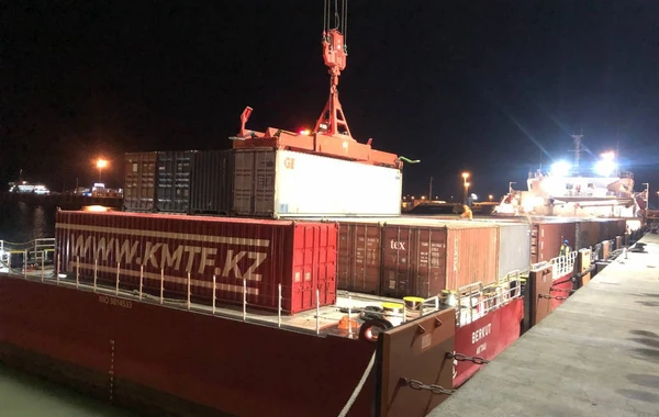 Çindən göndərilən blok qatar Bakı Limanına çatıb - FOTO