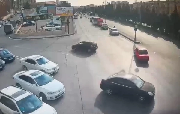 Narkotikin təsiri altında avtoxuliqanlıq edən sürücü saxlanıldı - VİDEO