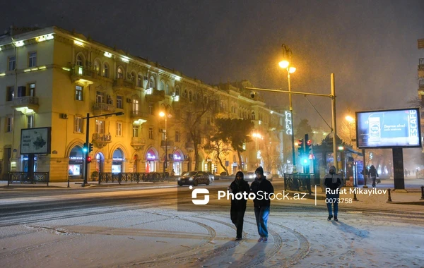 Bakının soyuq havasını isidən qar mənzərələri - FOTO