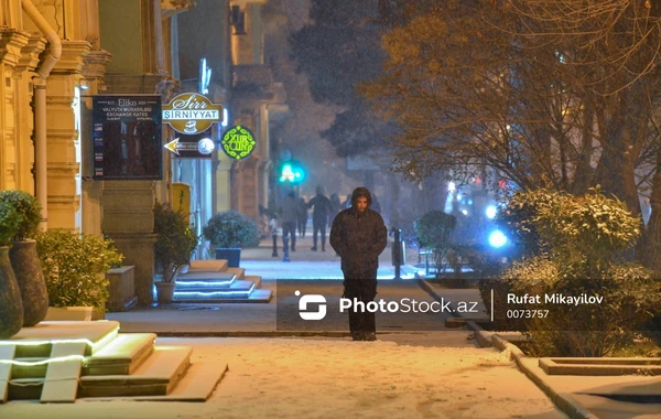 Bakının soyuq havasını isidən qar mənzərələri - FOTO
