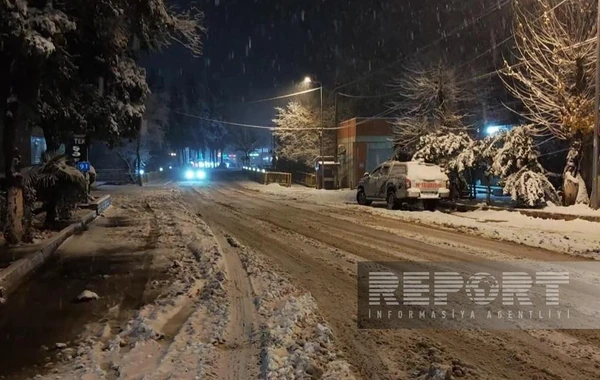 Güclü qar Cəlilabadda nəqliyyatın hərəkətində problemlər yaradıb - FOTO