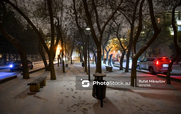 Снежные пейзажи Баку - ФОТОРЕПОРТАЖ