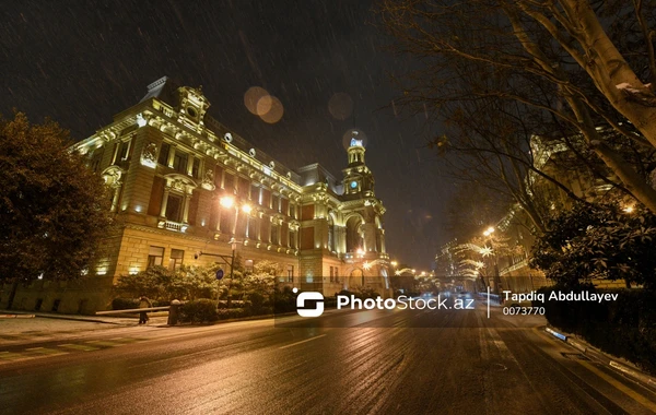 Снежные пейзажи Баку - ФОТОРЕПОРТАЖ