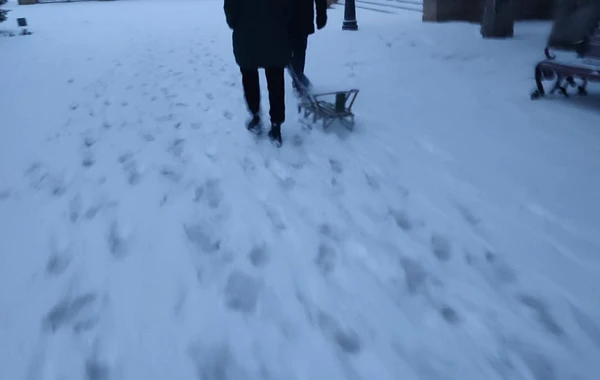 Qarlı Bakıdan maraqlı görüntülər - FOTO