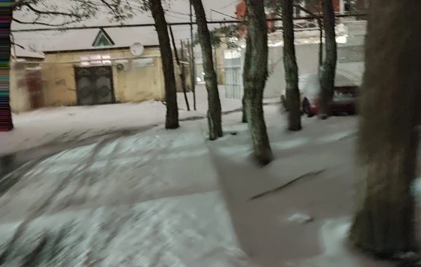 Qarlı Bakıdan maraqlı görüntülər - FOTO