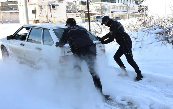 Quba polisi qarlı hava ilə bağlı gücləndirilmiş rejimdə çalışır - FOTO