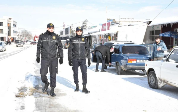 Quba polisi qarlı hava ilə bağlı gücləndirilmiş rejimdə çalışır - FOTO