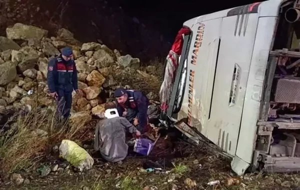Türkiyədə dəhşətli qəza: 9 ölü, 30 yaralı var - ANBAAN VİDEO