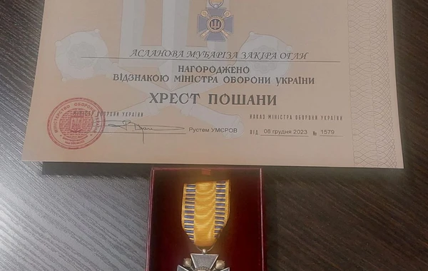 Baku TV-nin xüsusi müxbiri Ukraynanın "Şərəf Xaçı" medalı ilə təltif edilib - FOTO
