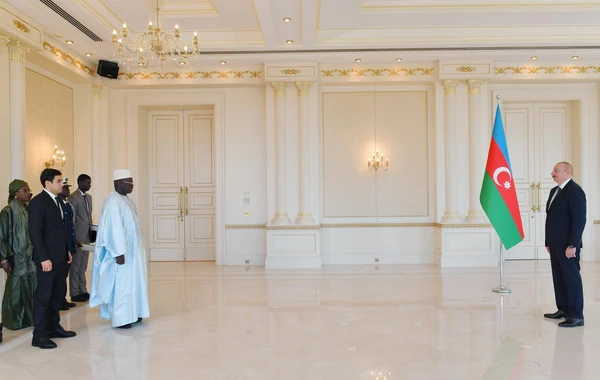 Prezident Seneqalın Azərbaycanda yeni təyin olunmuş səfirinin etimadnaməsini qəbul edib - FOTO - YENİLƏNİB