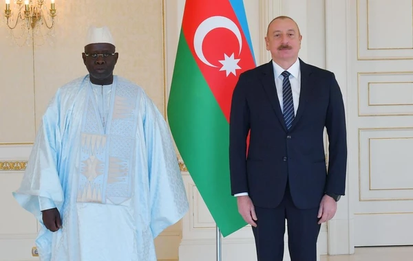 Prezident Seneqalın Azərbaycanda yeni təyin olunmuş səfirinin etimadnaməsini qəbul edib - FOTO - YENİLƏNİB