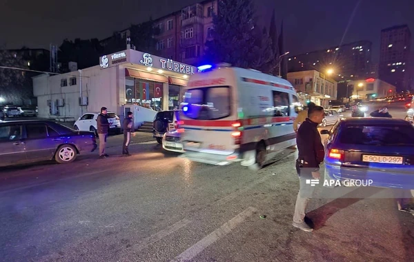 В Баку автомобиль МЧС попал в ДТП, есть пострадавшие - ФОТО
