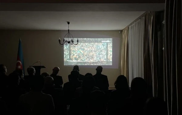 Qanlı Yanvar şəhidlərinin xatirəsi dünya ölkələrində anılır - YENİLƏNİR + FOTO