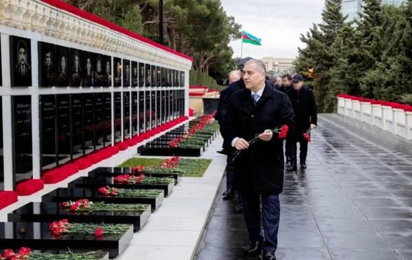 Сотрудники СГБ посетили Аллею шехидов