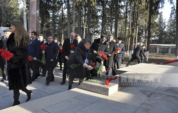 Qərb bölgəsində 20 Yanvar şəhidlərinin anım mərasimləri keçirilib - FOTO