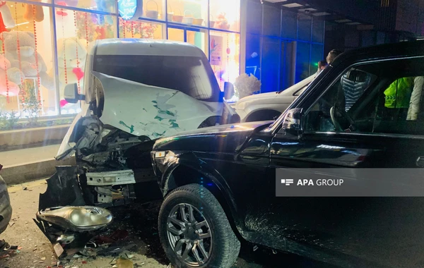 Bakıda 3 maşın toqquşub, xəsarət alan var - FOTO