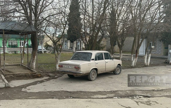 Kürdəmirdə sürücü avtomobil hərəkətdə olarkən qəfildən vəfat etdi - FOTO