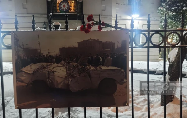 Azərbaycanın ABŞ-dəki səfirliyi 20 Yanvar faciəsi ilə bağlı sərgi keçirib - FOTO