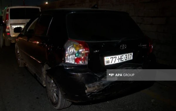 Bakıda “Land Rover” sürücüsü qəza törətdi, sərnişini döydü - FOTO