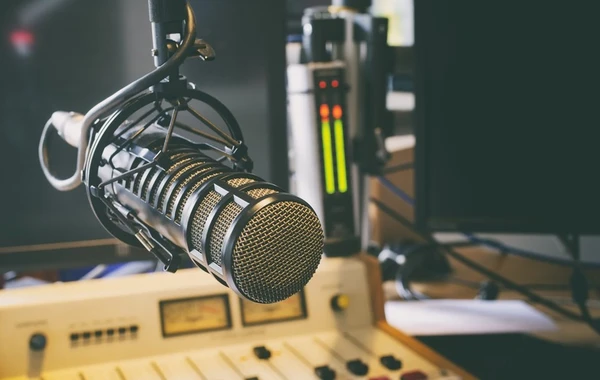 Azərbaycanda yeni radio yayımı üçün müsabiqə elan olunub