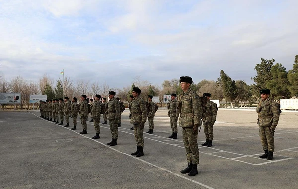 Hərbi hissələrdə sıra baxışları keçirilir, döyüş texnikası və silahlar yoxlanılır - FOTO/VİDEO
