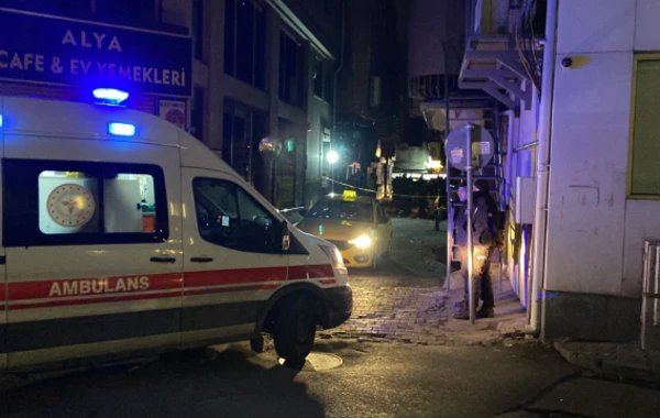 İstanbulda gecə klubunda silahlı insident: 2-si polis olmaqla, 5 nəfər yaralandı - VİDEO