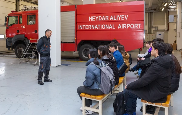 Bakı hava limanında ADA Məktəbinin şagirdləri üçün ekskursiya keçirilib - FOTO