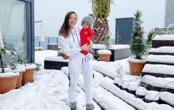 23 yaşlı Kristina 11 uşaq anasıdır - FOTOLAR
