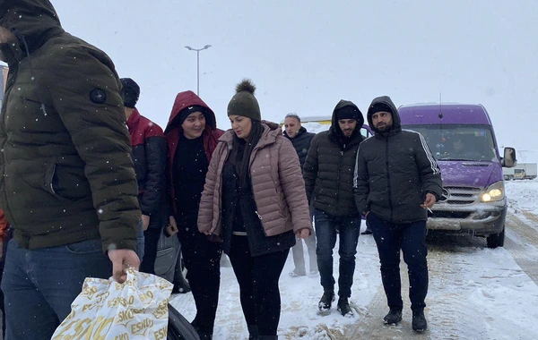 Füzuliyə köç edən ailələrə mənzillərinin açarları təqdim edildi - YENİLƏNİB + FOTO