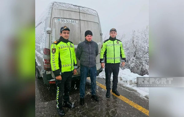 Biləsuvarda qarlı hava şəraiti yol qəzalarına səbəb olub - FOTO
