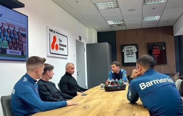 Qurban Qurbanovdan Xabi Alonsoya maraqlı hədiyyə - FOTO